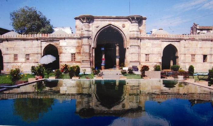 ahmed-shahs-mosque
